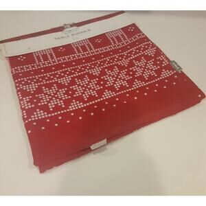 Hallmark Christmas Table Runner Reindeer /Snowflakes 12"x6ft